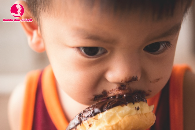 Dampak Konsumsi Coklat Berlebihan pada Anak: Haruskah Dibatasi?